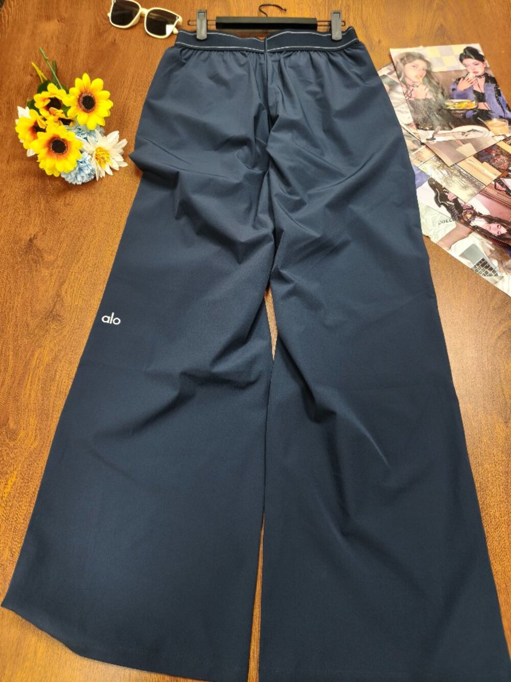 Alo Yoga Navy Blue Straight Leg Pants👖Clean Minimal Style💝Regular 30" Inseam - Picture 3 of 7